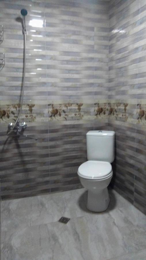 Guest House Quiet Home Batumi Bagian luar foto