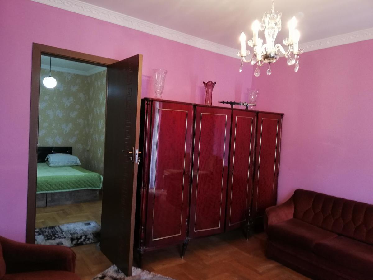 Guest House Quiet Home Batumi Bagian luar foto