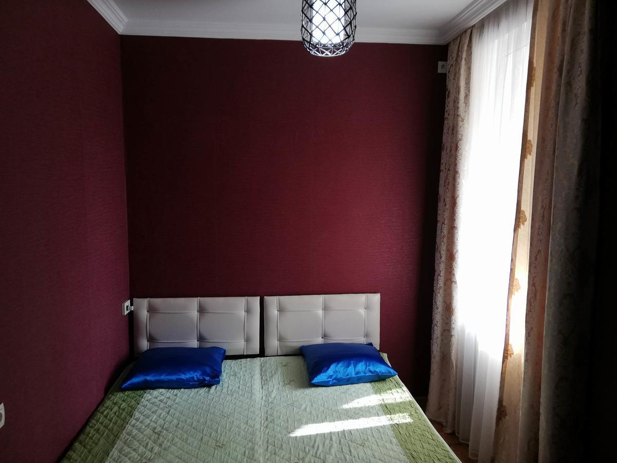 Guest House Quiet Home Batumi Bagian luar foto
