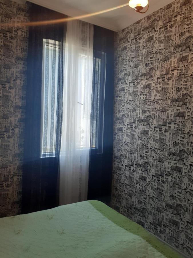 Guest House Quiet Home Batumi Bagian luar foto