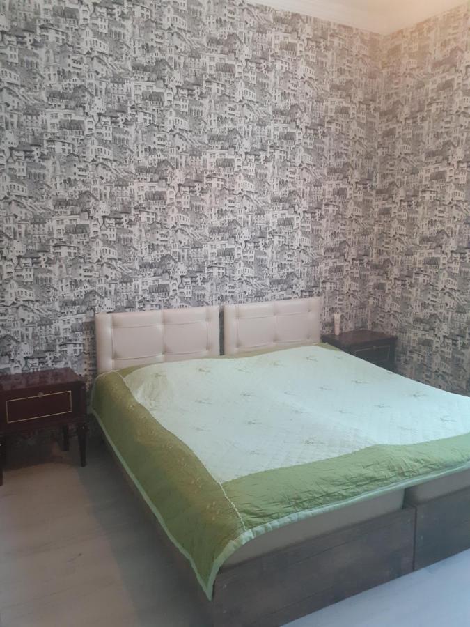Guest House Quiet Home Batumi Bagian luar foto