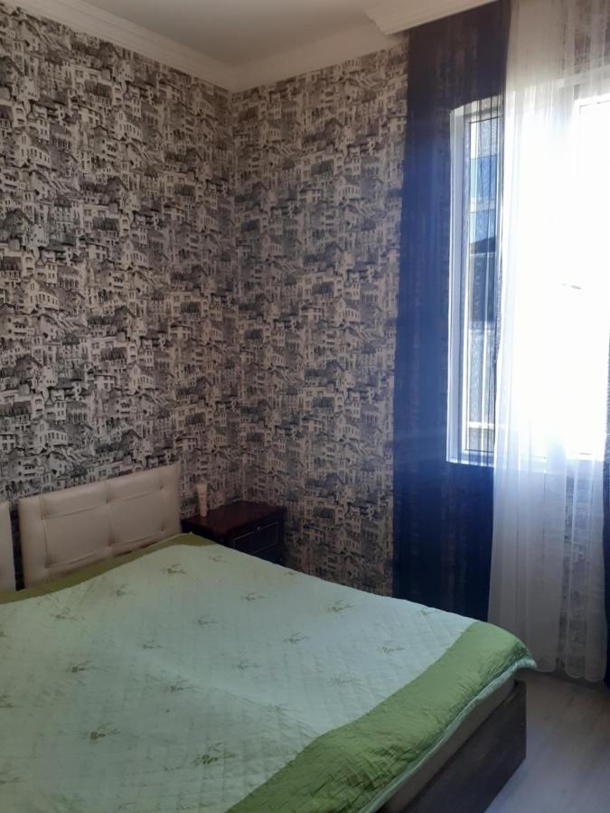 Guest House Quiet Home Batumi Bagian luar foto